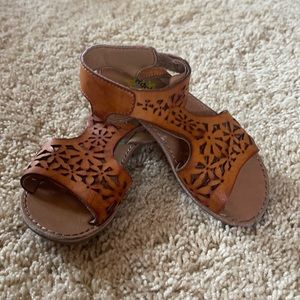 Little girls sandals